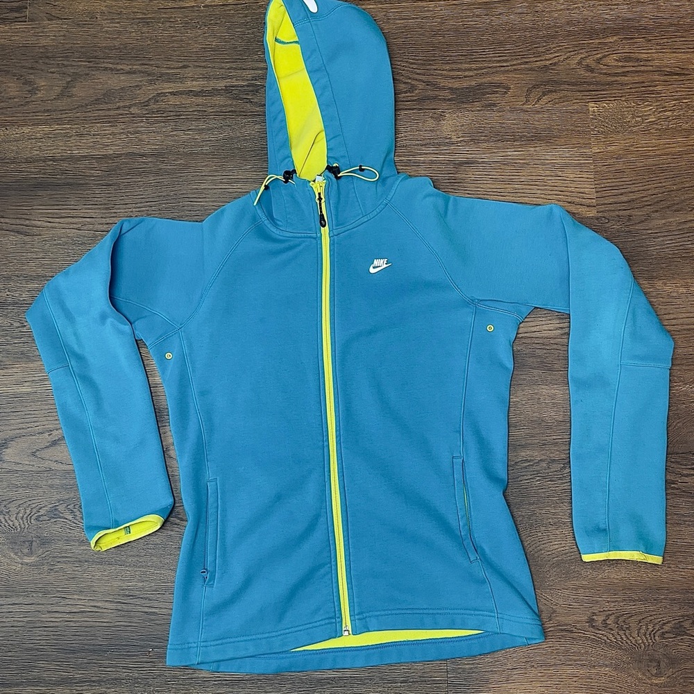 WOMENS NIKE JACKET